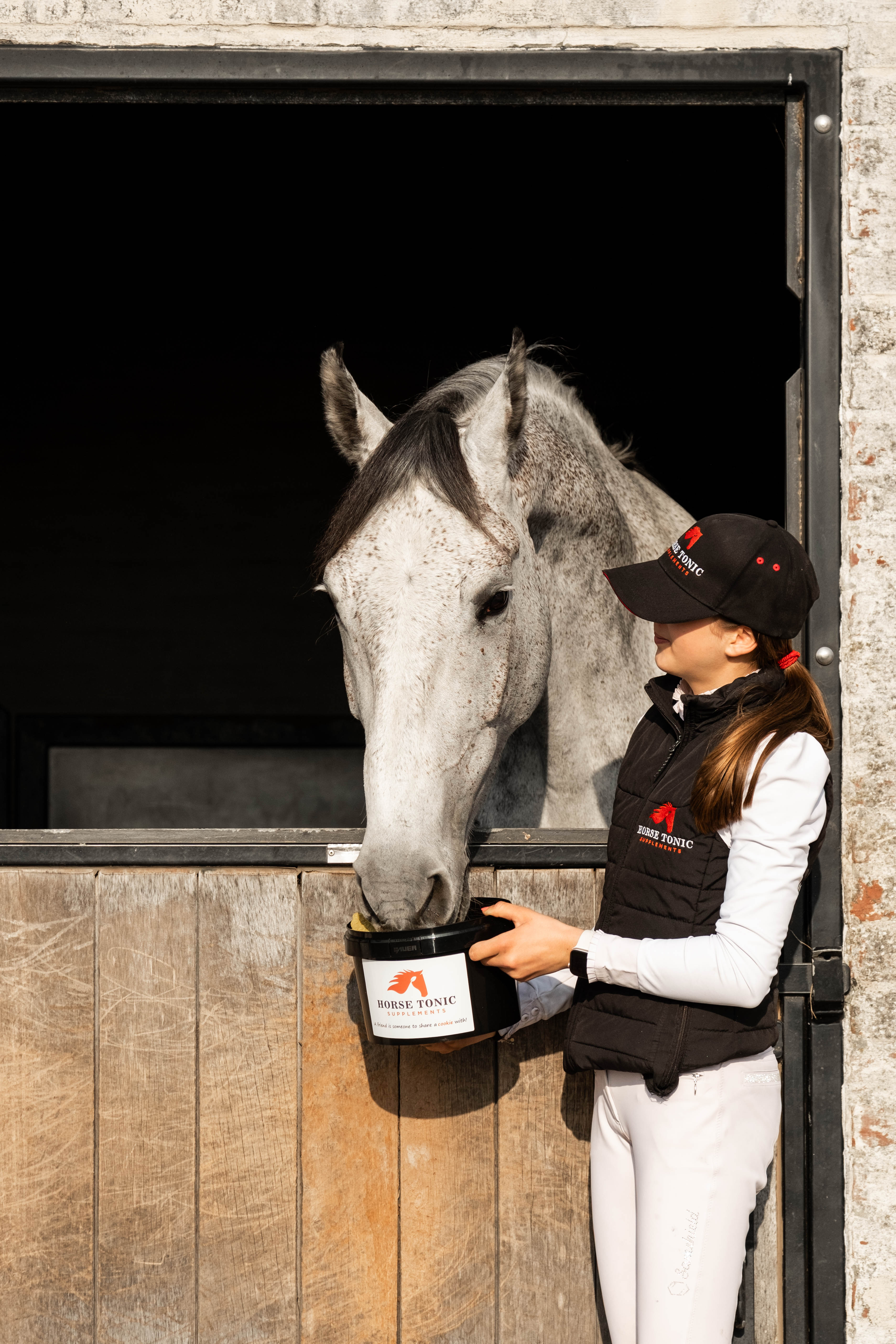 review-gallery-tails-2026-07-14-002 feed bucket